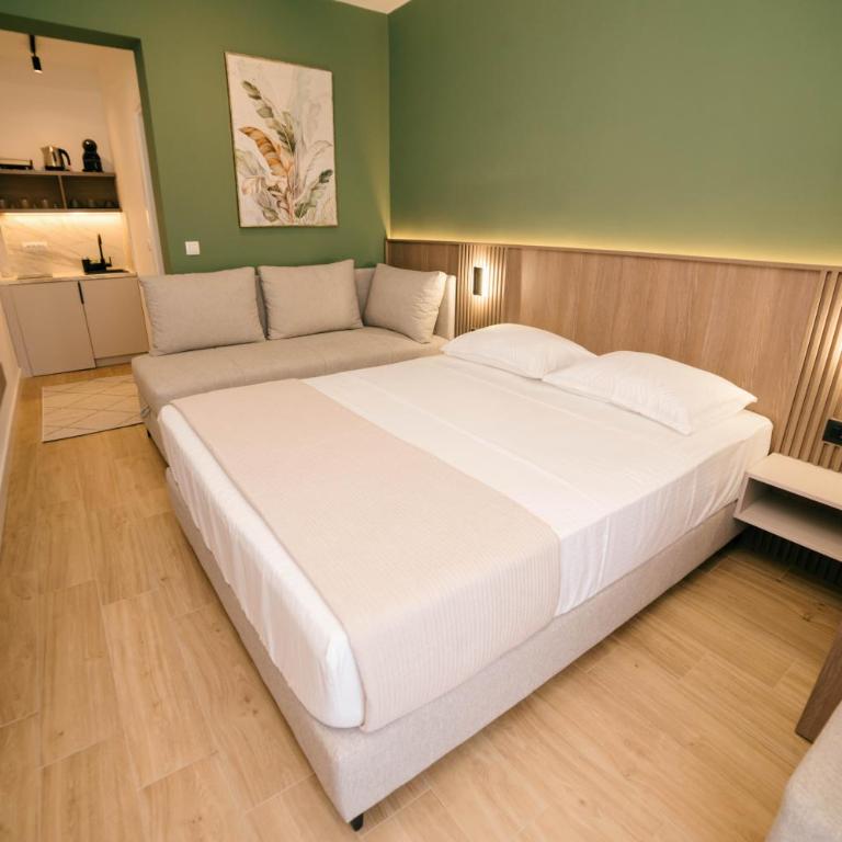 Solea Apartments - Studio Apartment with Queen Bed - 1