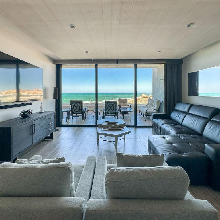 2BR Iconic Oceanfront Escape - Apartment - 3