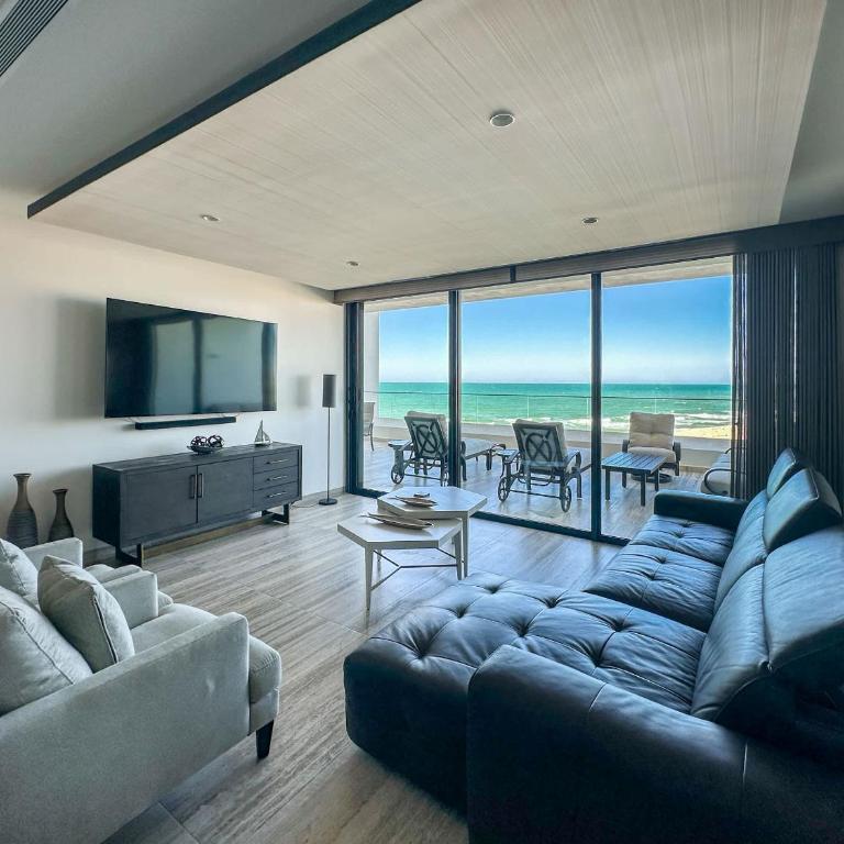 2BR Iconic Oceanfront Escape - Apartment - 4