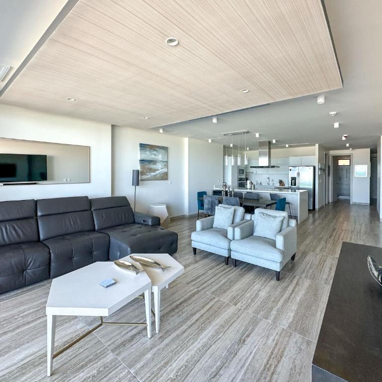 2BR Iconic Oceanfront Escape - Apartment - 6
