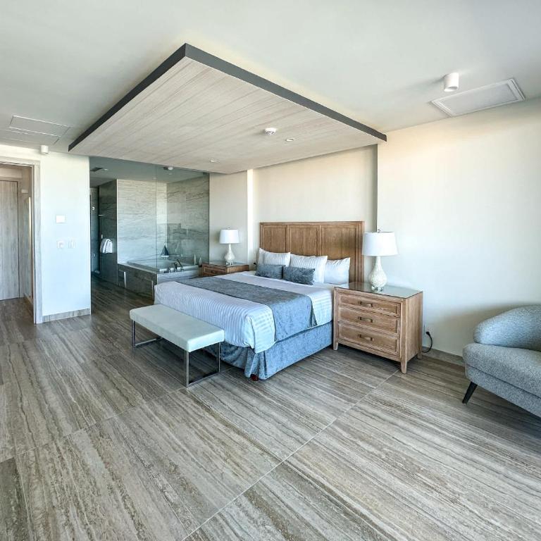 2BR Iconic Oceanfront Escape - Apartment - 24
