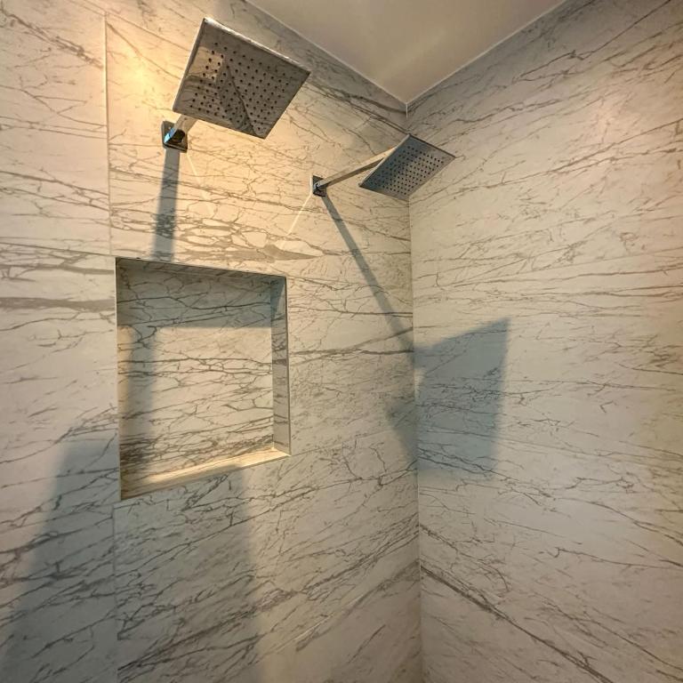 2BR Iconic Oceanfront Escape - Apartment - 31
