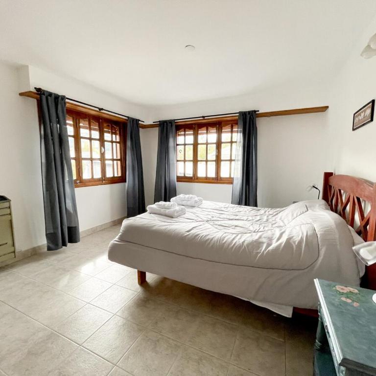 Hermoso departamento en Esquel, amplio y luminoso - Apartamento de 1 dormitorio - 1