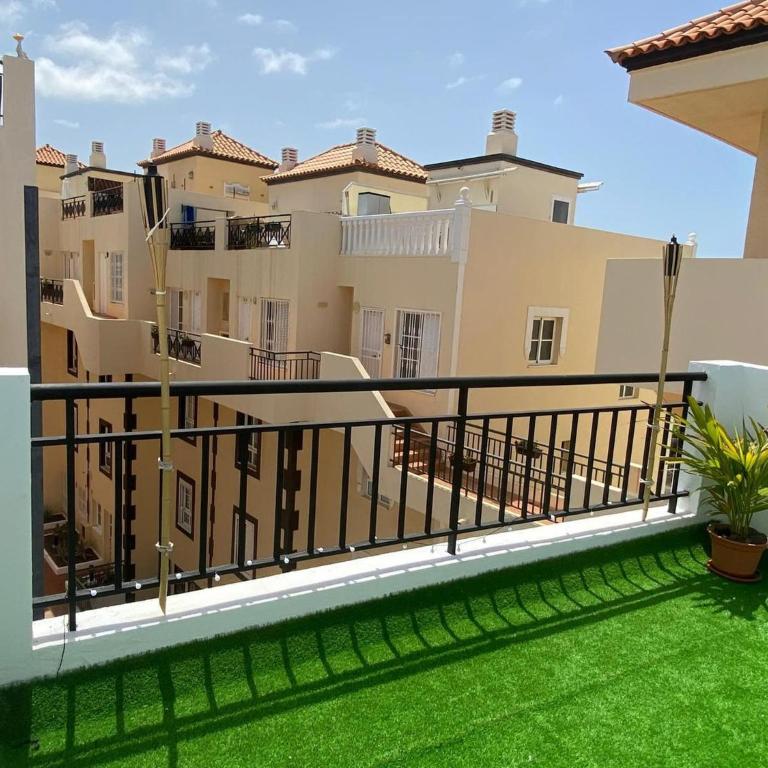 Apartment in Tenerife with Sea Views - Two-Bedroom Holiday Home - 28
