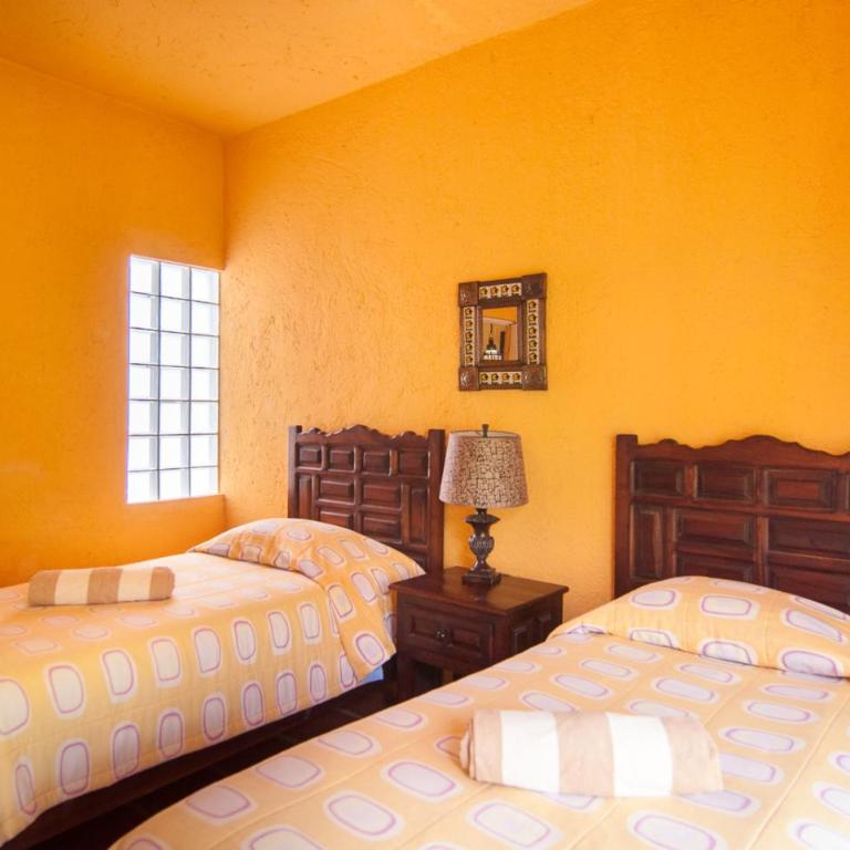 Charming authentic Mexico-Walk to beach & 5th Ave! - 2BR 3 Balconies & A/C - 6