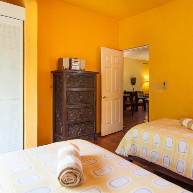 Charming authentic Mexico-Walk to beach & 5th Ave! - 2BR 3 Balconies & A/C - 11