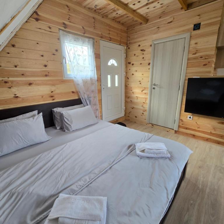 Durmitor Viewpoint - Superior Chalet - 4