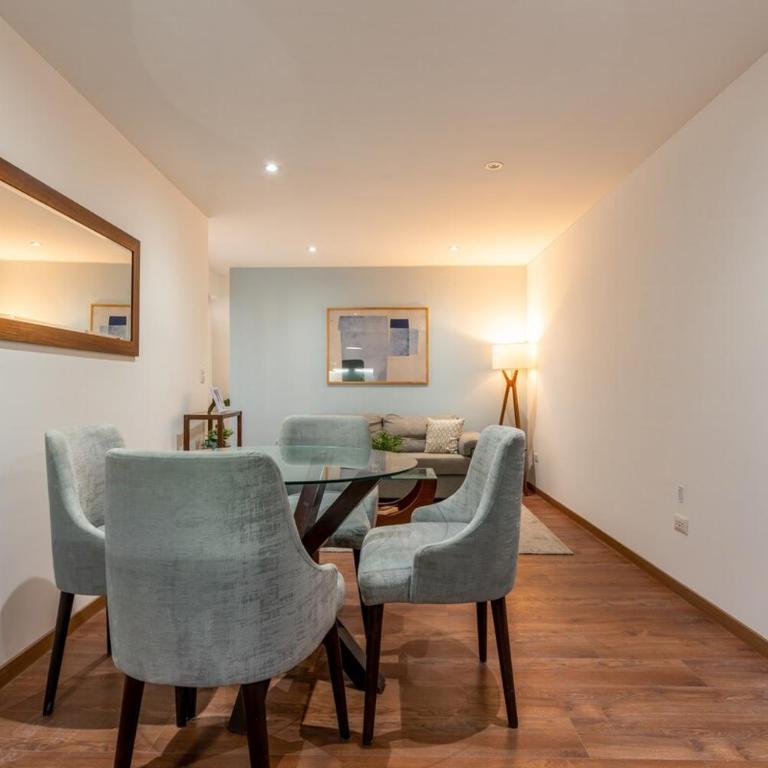 Elegant Los Angeles Apartments by Geko - Two-Bedroom Apartment - 12