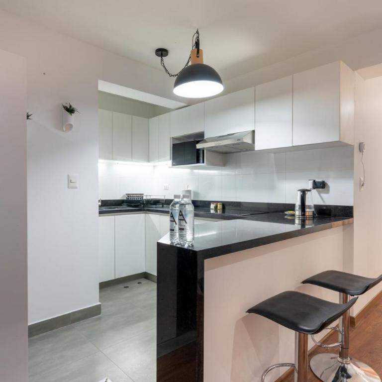 Elegant Los Angeles Apartments by Geko - Two-Bedroom Apartment - 4