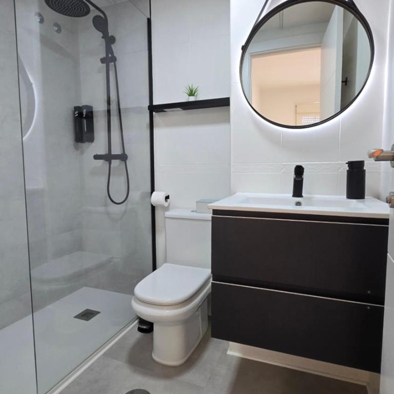 Casa Puerta Roquetas - Three-Bedroom Premium Apartment - 11