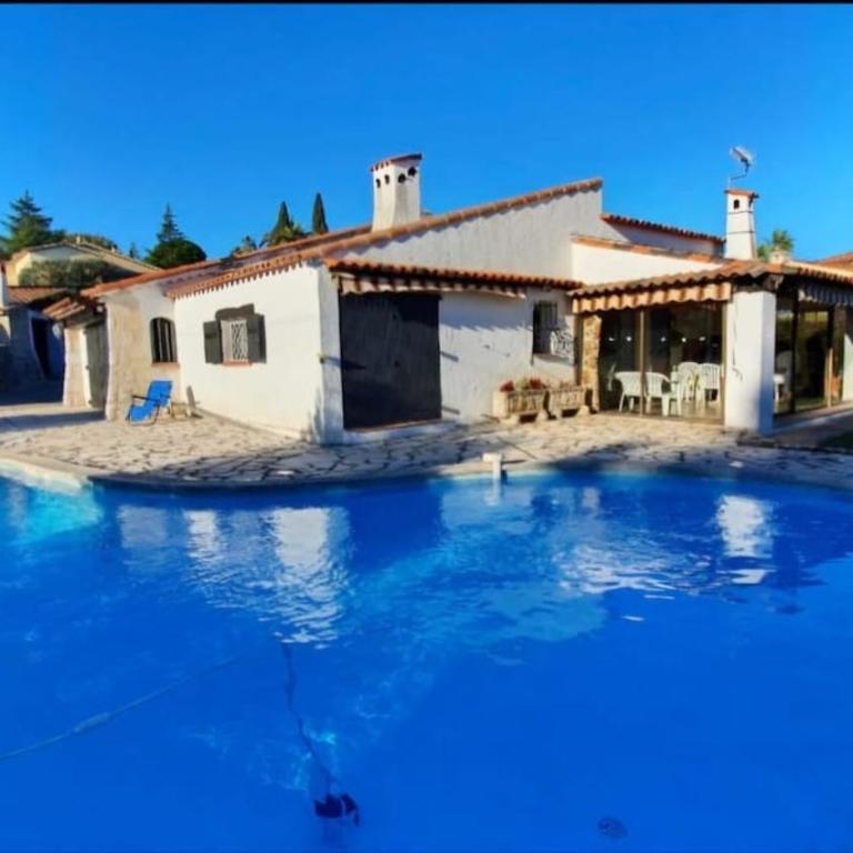 Villa de charme plain-pied piscine aperçu mer - Villa 3 Chambres - 30