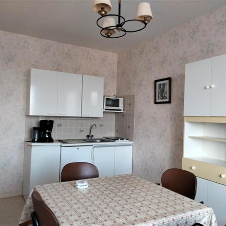 Appartement T2 - Accès Direct Plage, à 150m du Centre, Les Sables d'Olonne - FR-1-331-225 - Studio - 5