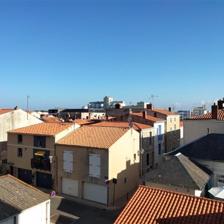 Appartement T2 - Accès Direct Plage, à 150m du Centre, Les Sables d'Olonne - FR-1-331-225 - Studio - 6