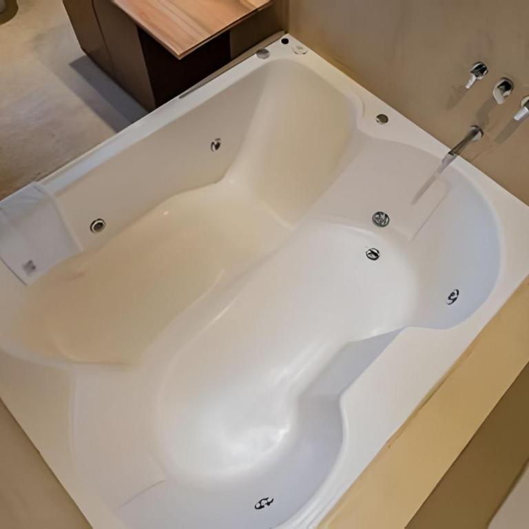 Great house w/ private terrace BBQ & Jacuzzi - Three-Bedroom Villa - 49