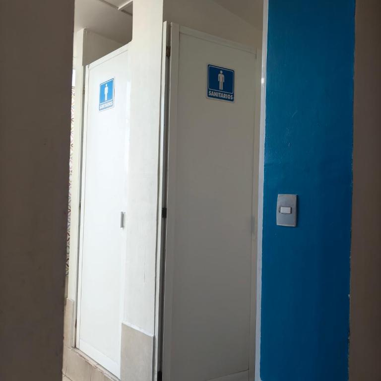 Hostal Ciudad de México - Habitaciones privadas con Wi-Fi en el centro histórico - Habitación Individual con ducha y aseo compartidos - 4