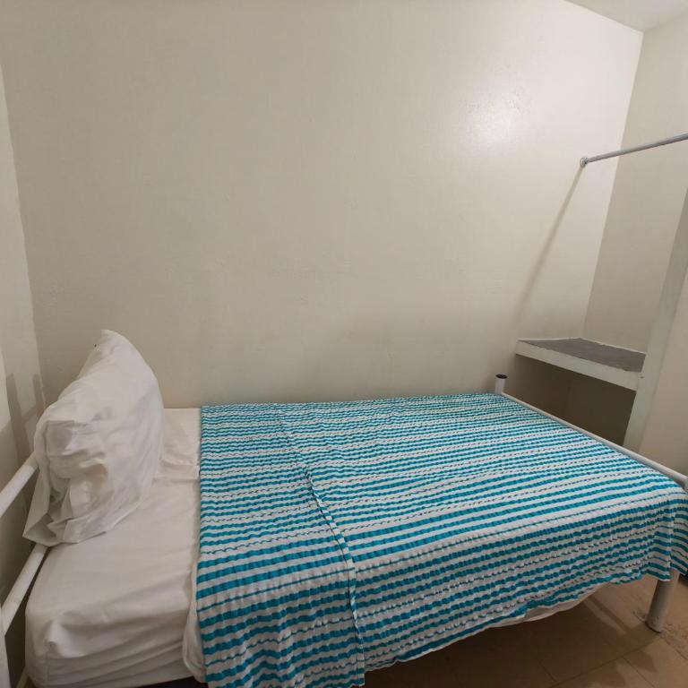Hostal Ciudad de México - Habitaciones privadas con Wi-Fi en el centro histórico - Habitación Individual con ducha y aseo compartidos - 1