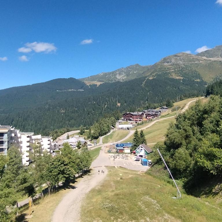 Studio pieds des pistes, 5 couchages, TV et ascenseur - Studio - 5