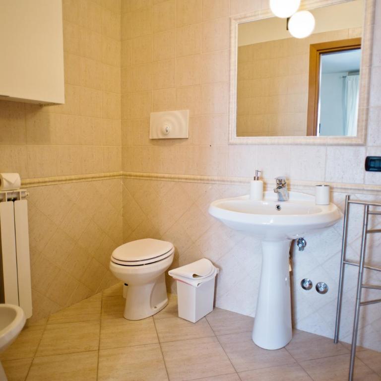 Leonardo Rome Holidays - King Room with Balcony - 7