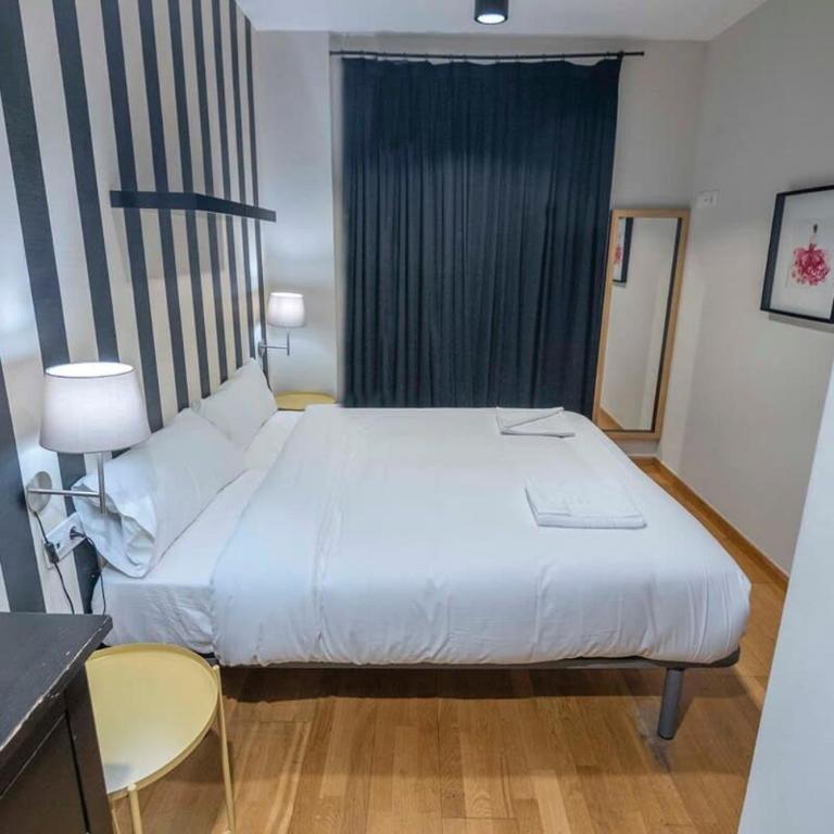 The Collection Barcelona - 2 bedroom with balcony in Eixample 3-2 - Apartment - 9