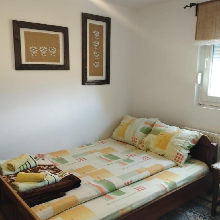 Farm stay La NOSTRA CASA - Osnovna Trokrevetna Soba - 1