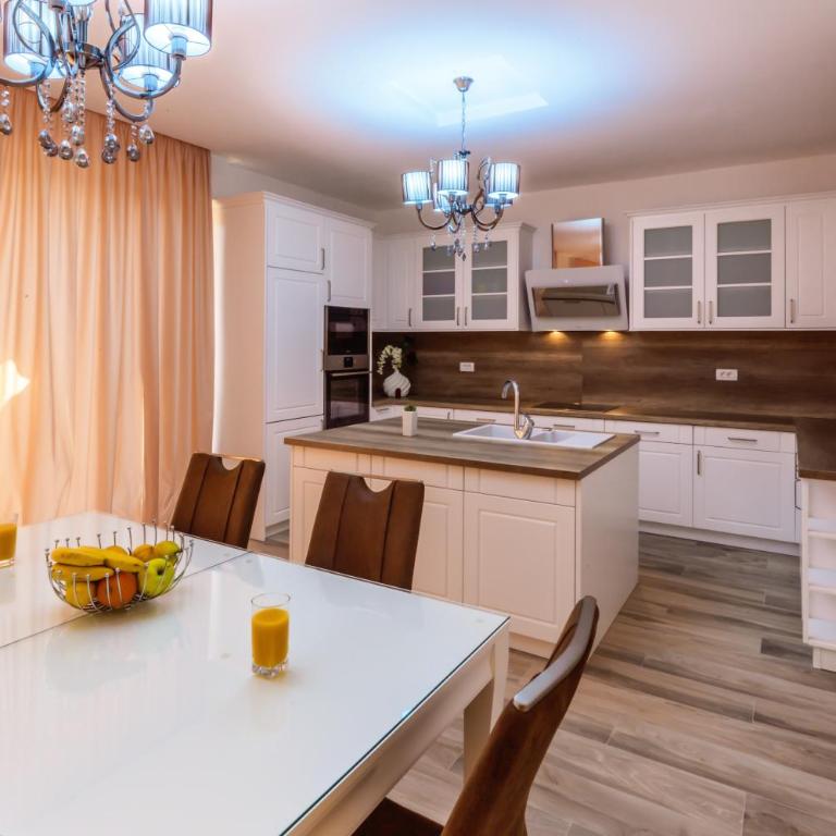 Opium Mar Apartments - Three-Bedroom Apartment with Sea View - 29