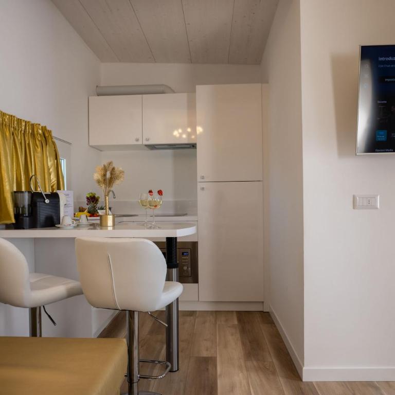 Miami Suite - Suite con Vasca Idromassaggio e Vista Mare - 7