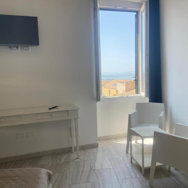 Suite Palazzo Siotto - Deluxe Double Room with Sea View - 2