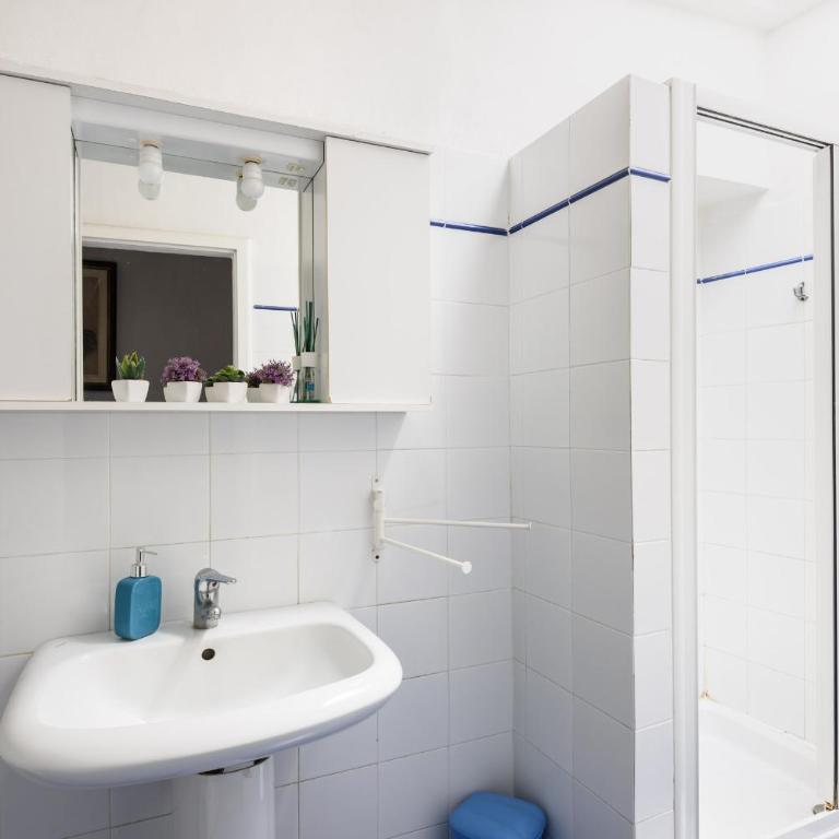 Casa di Osio - Camera Matrimoniale con Bagno in Comune - 18