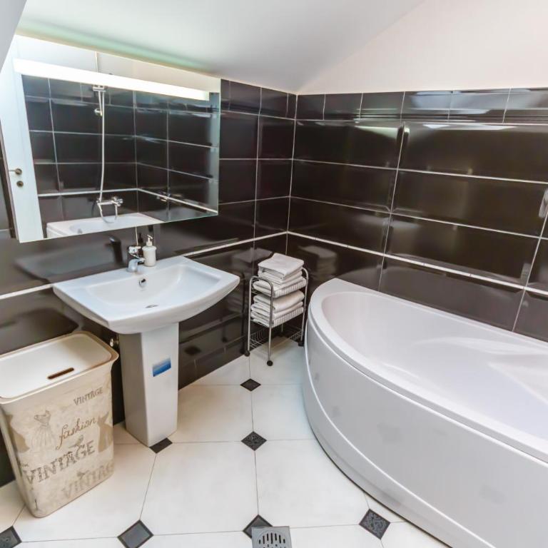 Opium Mar Apartments - Two-Bedroom Penthouse with Sea View - 3