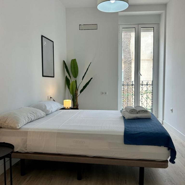 Suite Santa Faz Moderno Centro Histórico - Three-Bedroom Apartment - 1