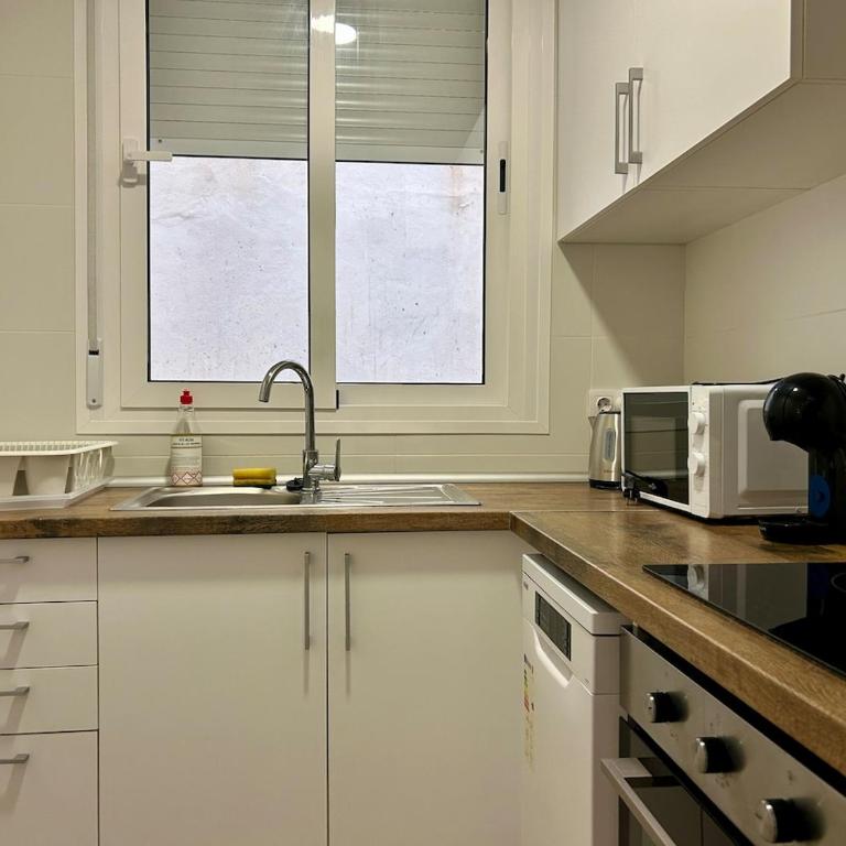 Suite Santa Faz Moderno Centro Histórico - Three-Bedroom Apartment - 11