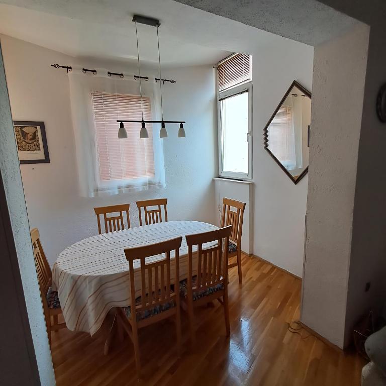 Le Pepina - Three-Bedroom Apartment with Balcony - 16