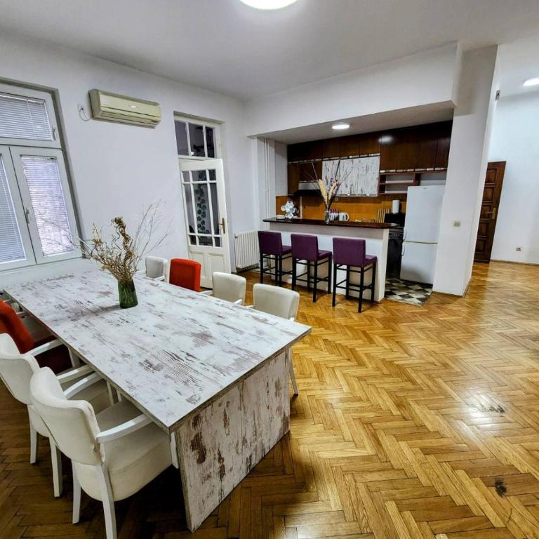 Authentic Belgrade Centre Apartment #5, Four bedrooms, One Full Bathroom, One Toilet - Three-Bedroom Apartment - 11