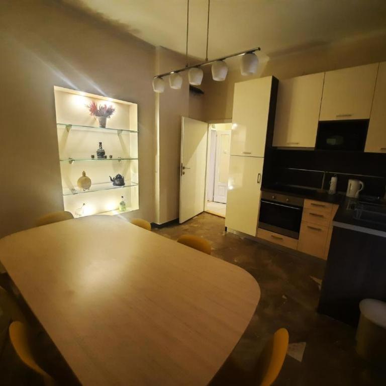Authentic Belgrade Centre Apartment #5, Four bedrooms, One Full Bathroom, One Toilet - Four-Bedroom Apartment - 1