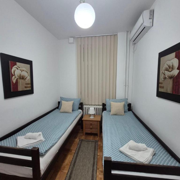Authentic Belgrade Centre Apartment #5, Four bedrooms, One Full Bathroom, One Toilet - Four-Bedroom Apartment - 6