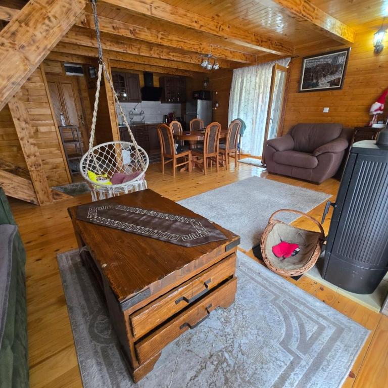 Monteglobal House - Three-Bedroom House - 3