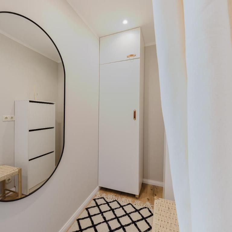 Ferienwohnungen an der Ammer - Apartment mit 1 Schlafzimmer, Balkon und Bergblick - 10