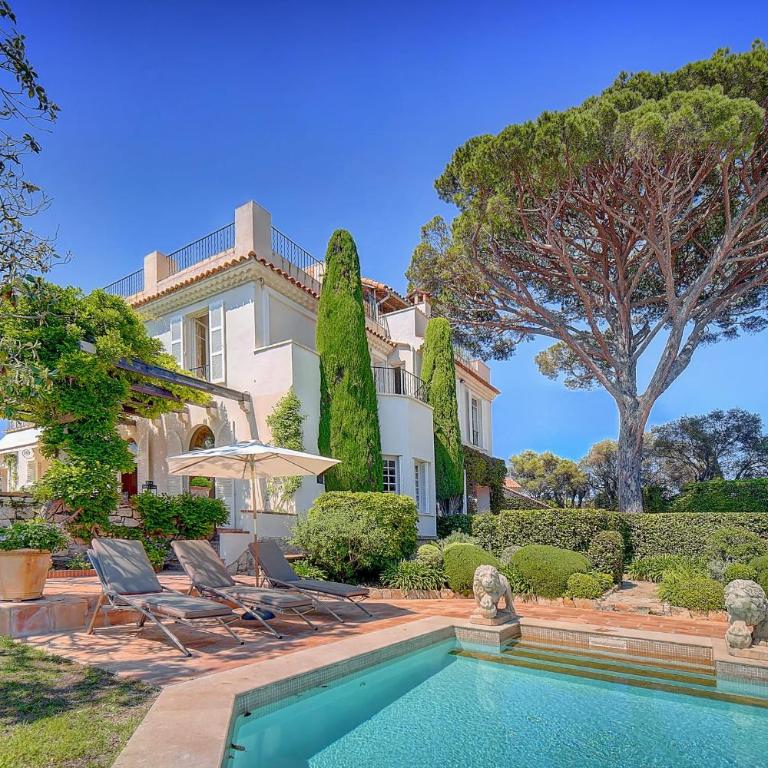 REF 137 - Cap d'Antibes seafront - Villa for rent - Villa - 2