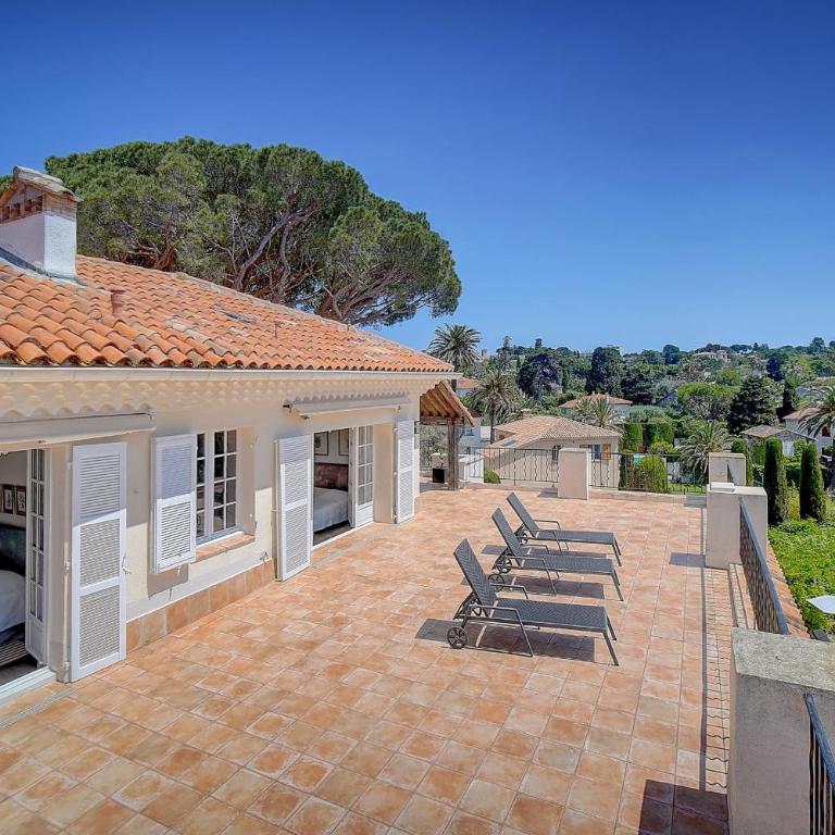 REF 137 - Cap d'Antibes seafront - Villa for rent - Villa - 7