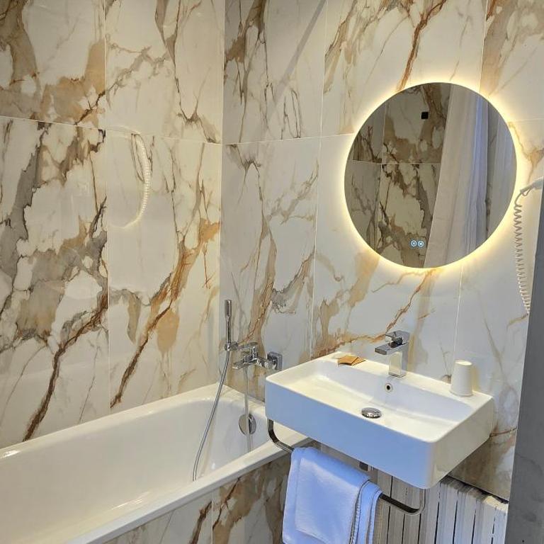 Camelia Prestige - Place de la Nation - Chambre Double avec Baignoire (sans Ascenseur) - 3