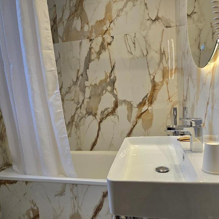Camelia Prestige - Place de la Nation - Chambre Double avec Baignoire (sans Ascenseur) - 4