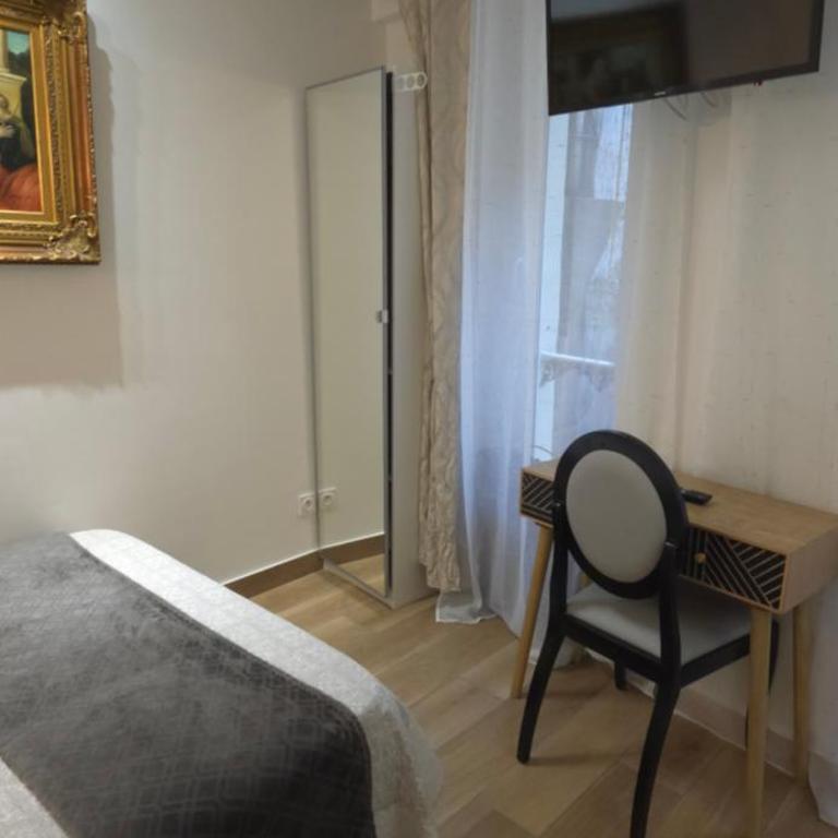 Camelia Prestige - Place de la Nation - Chambre Double avec Douche (sans Ascenseur) - 5