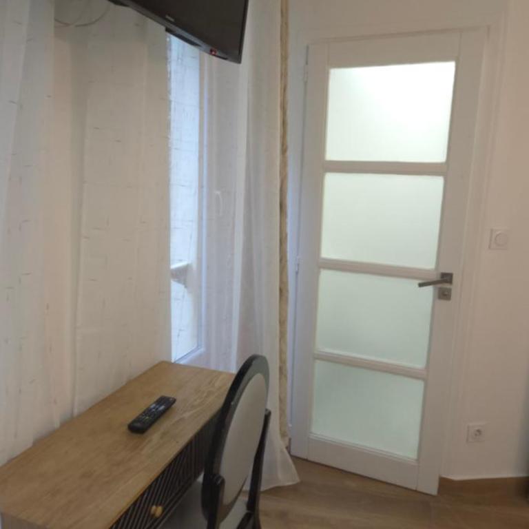 Camelia Prestige - Place de la Nation - Chambre Double avec Douche (sans Ascenseur) - 4