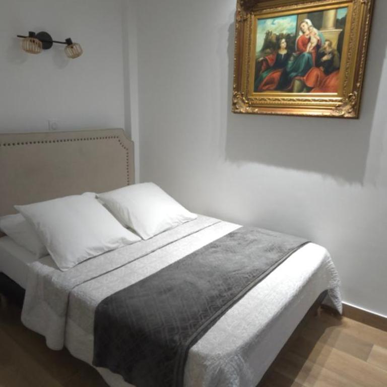 Camelia Prestige - Place de la Nation - Chambre Double avec Douche (sans Ascenseur) - 1