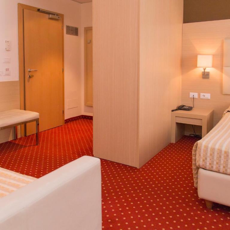 Hotel Regina - Camera Tripla Superior - 6