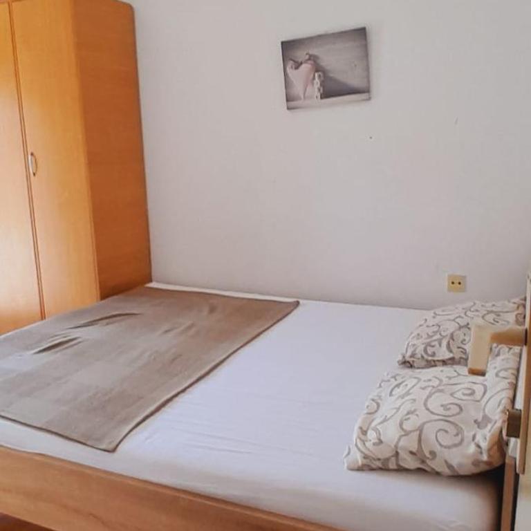 Airport Nikki Apartments - One-Bedroom Apartment - 8