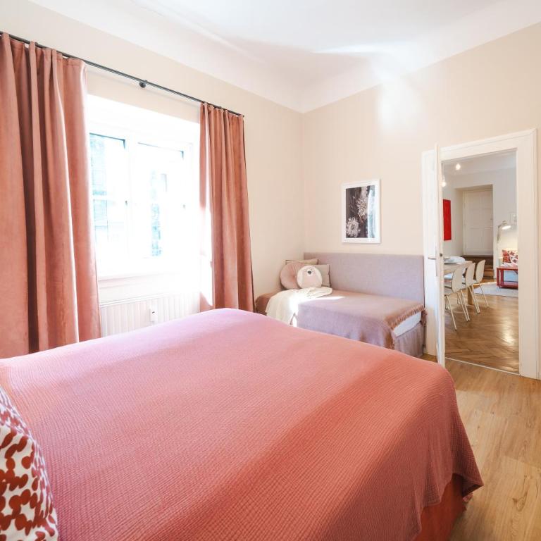 Red Flat by GrazRentals Family Friendly with Kids Bed & Free Parking - Apartment mit 1 Schlafzimmer - 5