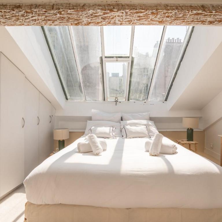 Bright and Chic Duplex with AC, Heart of Paris 9th - Duplex Apartment - 2