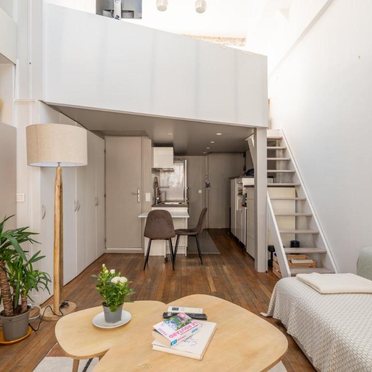 Bright and Chic Duplex with AC, Heart of Paris 9th - Duplex Apartment - 7
