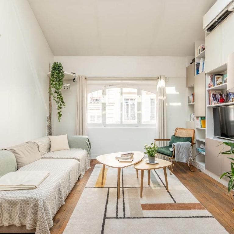 Bright and Chic Duplex with AC, Heart of Paris 9th - Duplex Apartment - 6
